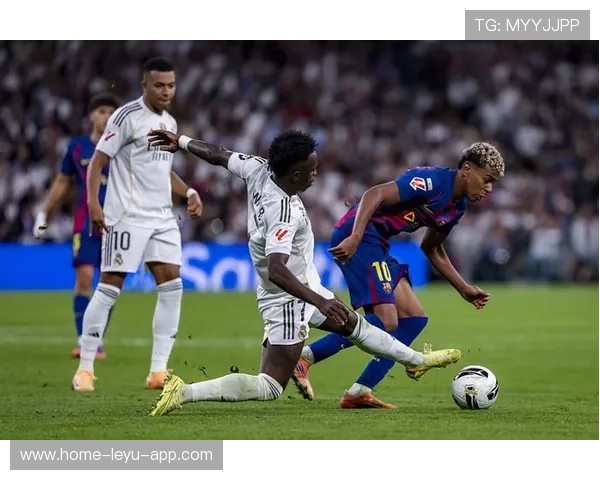 不续约就卖掉！皇马明示维尼修斯，巴西人来到十字路口，效力皇马的巴西球员