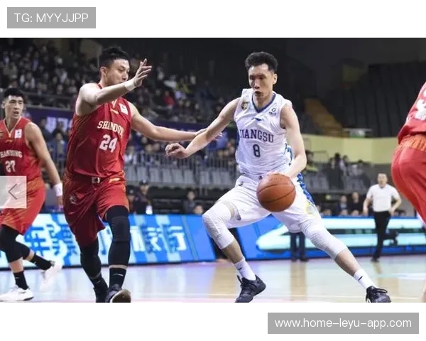 利物浦进攻受阻，比赛过程起伏明显——一场耐心与战术的较量